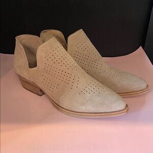 Gianni Bini Ankle Booties